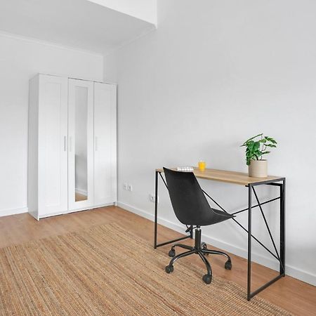Sunny 2 Bedroom Apartment In Almada - Balconies With River View Luaran gambar