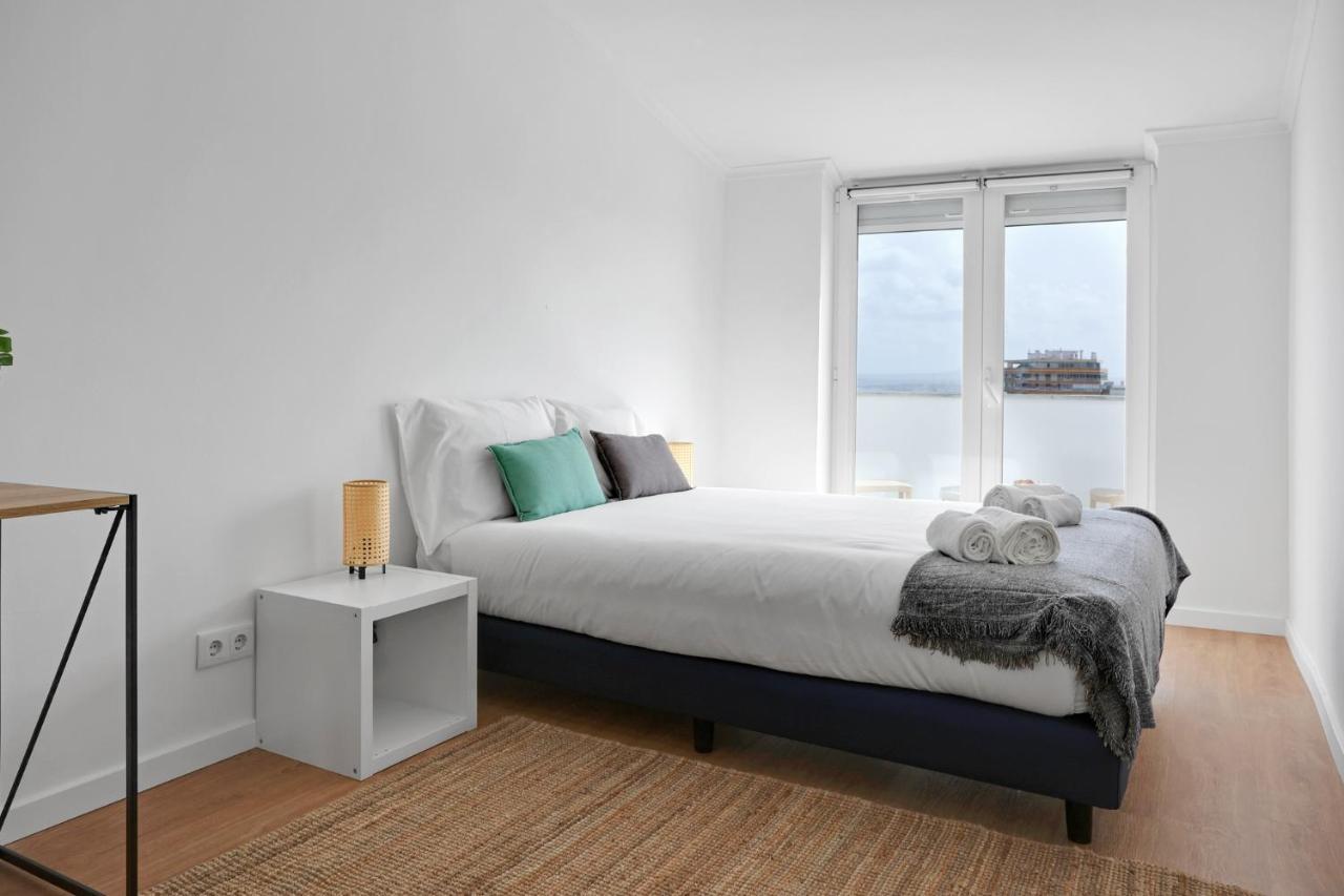 Sunny 2 Bedroom Apartment In Almada - Balconies With River View Luaran gambar