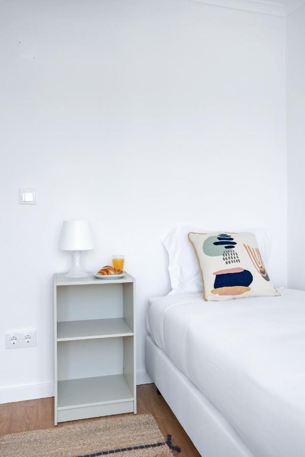 Sunny 2 Bedroom Apartment In Almada - Balconies With River View Luaran gambar
